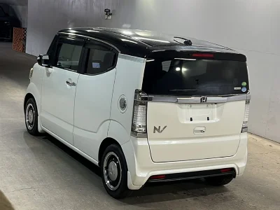 HONDA N BOX SLASH