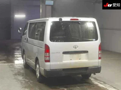 TOYOTA REGIUS VAN