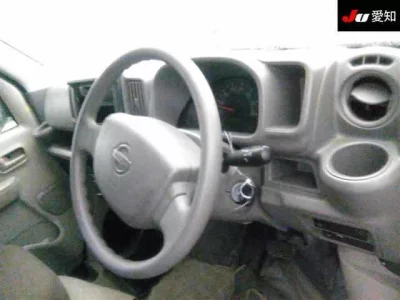NISSAN CLIPPER VAN