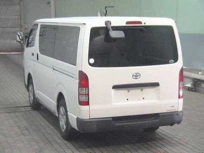 TOYOTA HIACE VAN