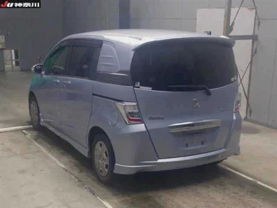 HONDA FREED SPIKE