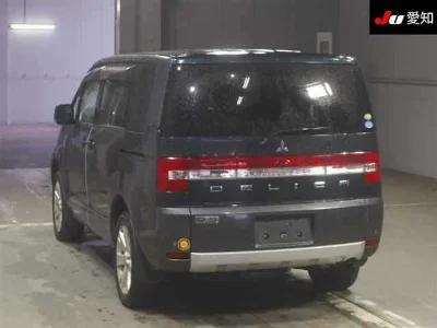 MITSUBISHI DELICA D5