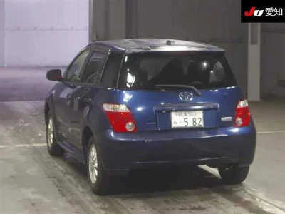 TOYOTA IST