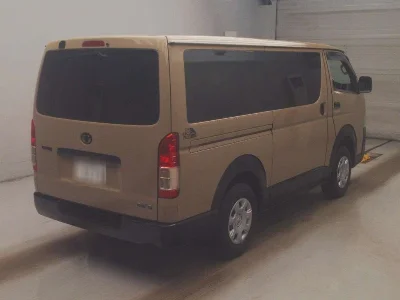 TOYOTA HIACE VAN