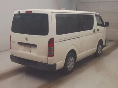 TOYOTA HIACE VAN