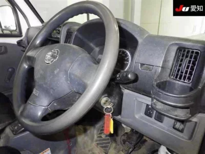 NISSAN CLIPPER VAN