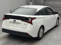 Цена авто Toyota Prius с аукционов Японии, номер кузова ZVW51, пробег 33 000, оценка 8