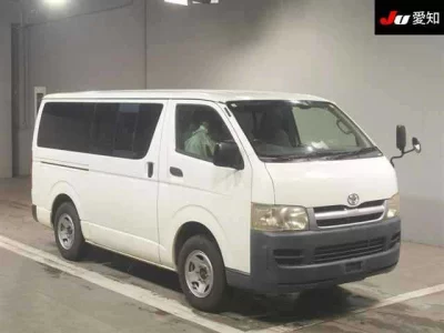 TOYOTA REGIUS VAN