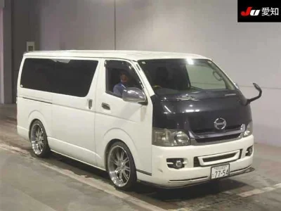 TOYOTA HIACE VAN