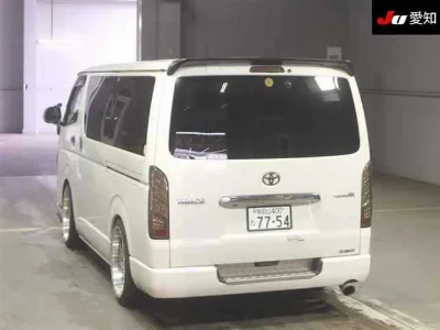 TOYOTA HIACE VAN