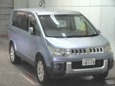 MITSUBISHI DELICA D5