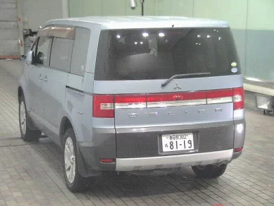 MITSUBISHI DELICA D5