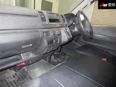TOYOTA REGIUS VAN