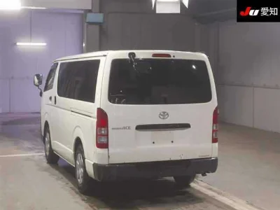 TOYOTA REGIUS VAN