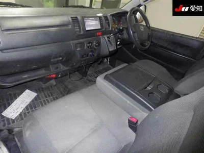 TOYOTA REGIUS VAN