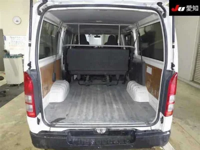 TOYOTA REGIUS VAN