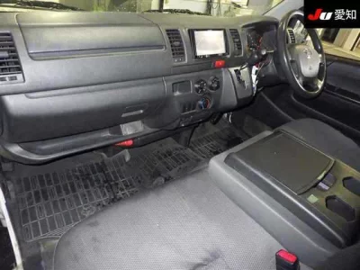 TOYOTA REGIUS VAN
