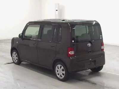 TOYOTA PIXIS SPACE