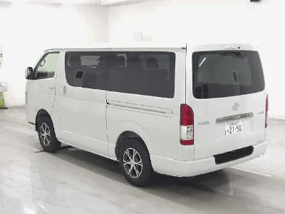 TOYOTA HIACE VAN