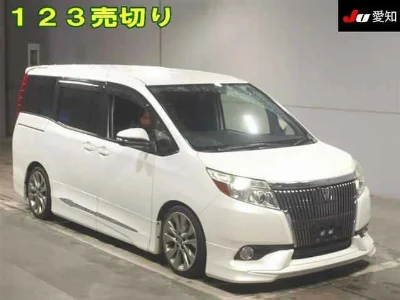TOYOTA NOAH