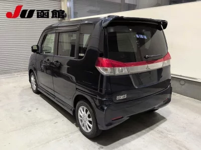 MITSUBISHI DELICA D2