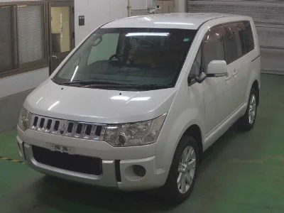 MITSUBISHI DELICA D5
