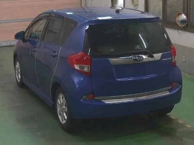SUBARU TREZIA