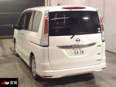 NISSAN SERENA