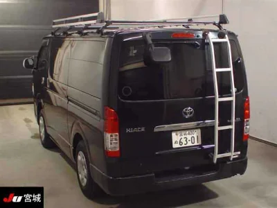 TOYOTA HIACE VAN