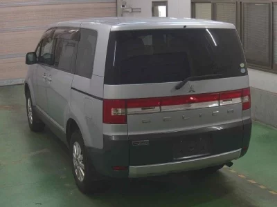 MITSUBISHI DELICA D5
