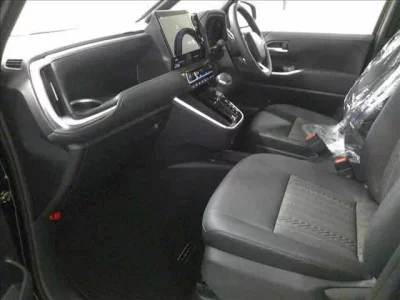 TOYOTA NOAH 3