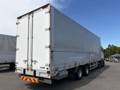 NISSAN UD