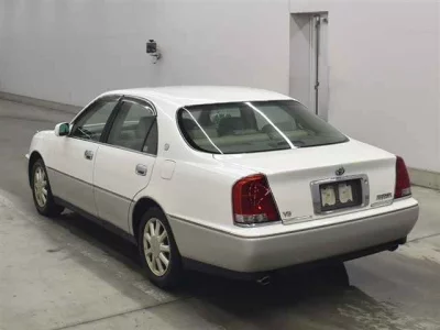 TOYOTA CROWN MAJESTA