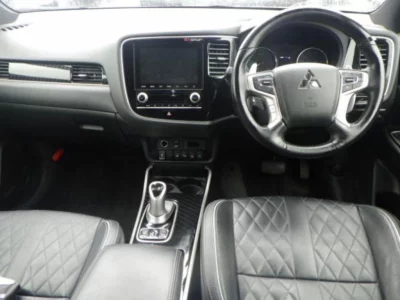 MITSUBISHI OUTLANDER PHEV