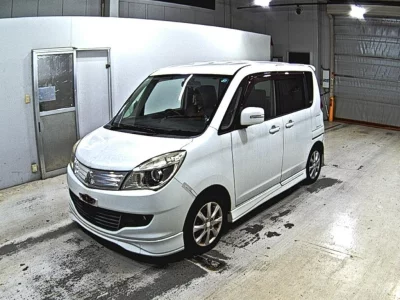 MITSUBISHI DELICA D2