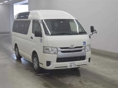 TOYOTA REGIUS VAN