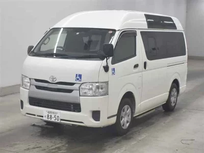 TOYOTA REGIUS VAN