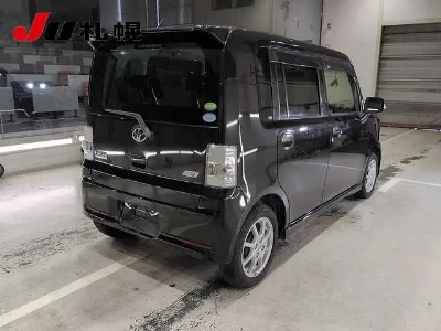 TOYOTA PIXIS SPACE