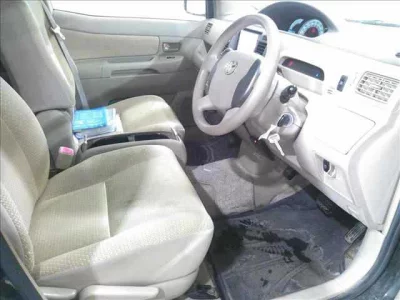 TOYOTA RAUM