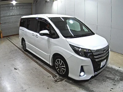 TOYOTA NOAH