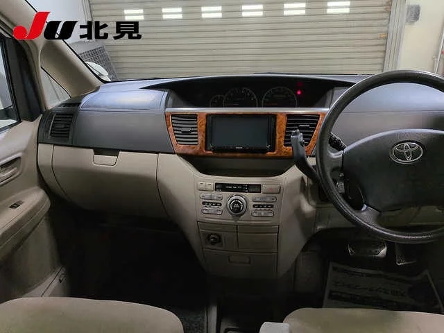 Toyota Noah  с аукциона в Японии
