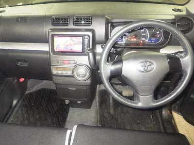 TOYOTA PIXIS SPACE