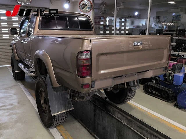Toyota Hilux  с аукциона в Японии