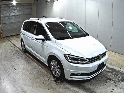 VOLKSWAGEN GOLF TOURAN