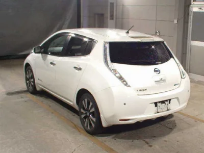 NISSAN LEAF