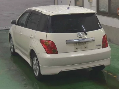 TOYOTA IST