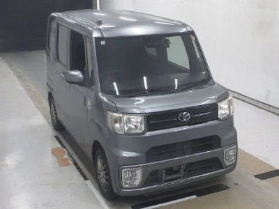 TOYOTA PIXIS MEGA