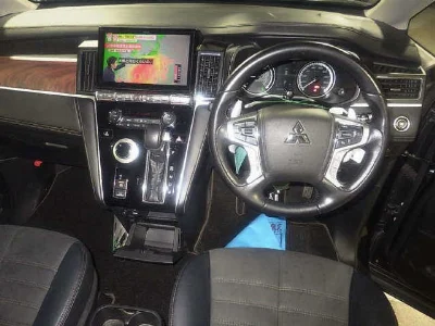 MITSUBISHI DELICA D5