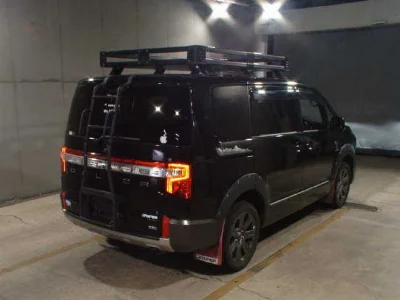 MITSUBISHI DELICA D5
