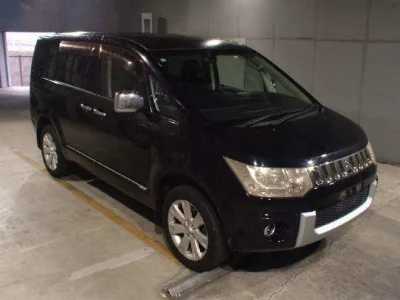 MITSUBISHI DELICA D5